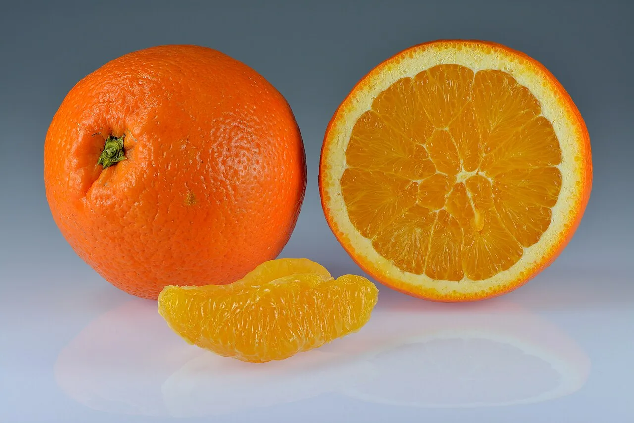 Laranja como sobremesa: seis vantagens de comer a fruta depois do almoço
