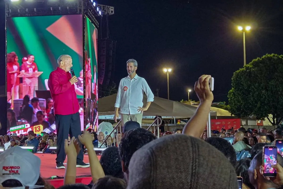 Ao lado de Lula em Ceilândia, Grass promete universidade indígena e do esporte em Brasília