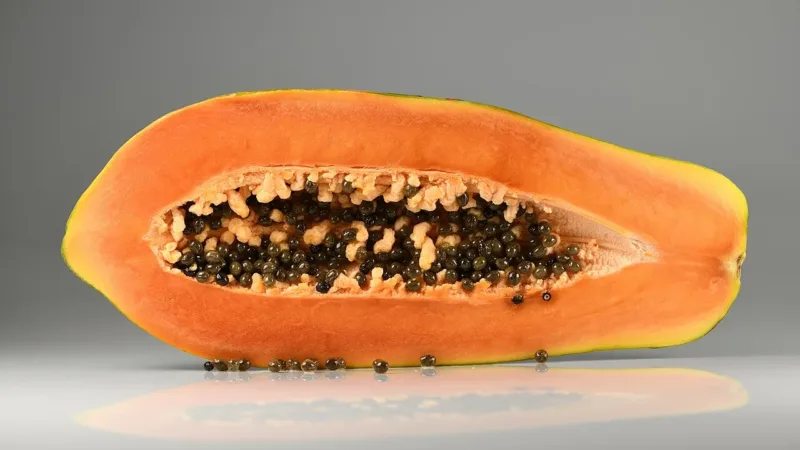 Mamão: por que a fruta tropical faz bem da digestão à imunidade