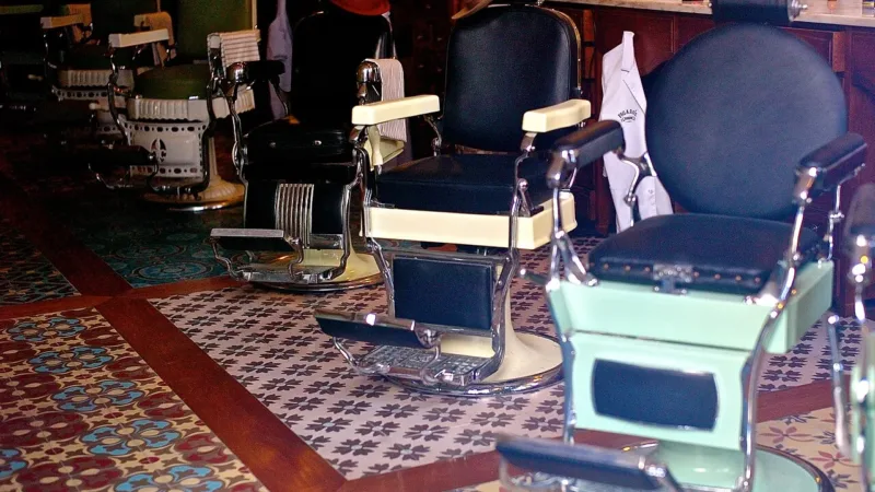 Mondial Barbearia, na Asa Norte, combina tradição e estilo nos cortes masculinos