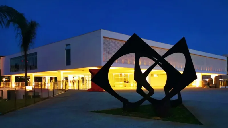 Museu de Arte de Brasília reúne 1.450 obras de Burle Marx, Tomie Ohtake, Tunga e outros nomes