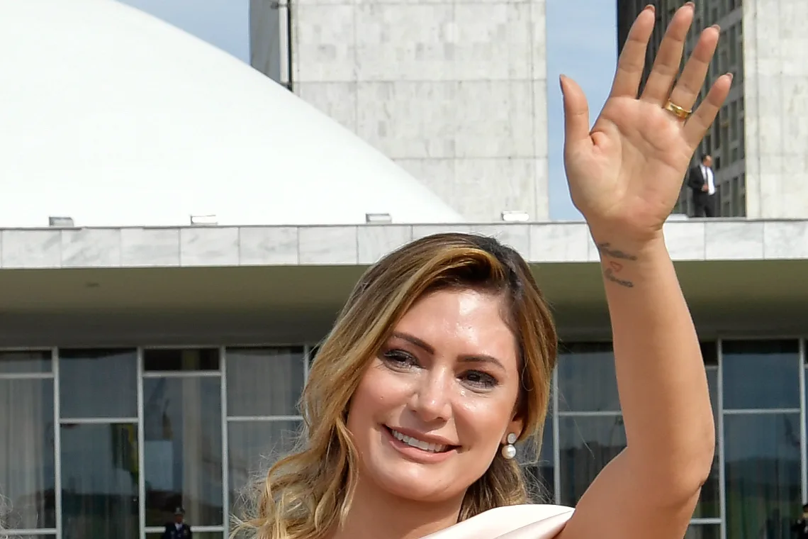 Na Vila Planalto, Michelle Bolsonaro pede pacificação: “Não vamos brigar com os lulistas”