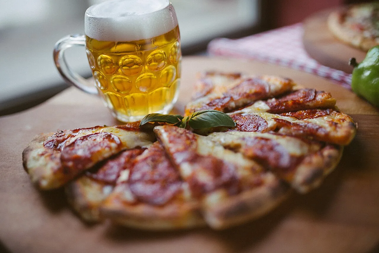 Nem um pouquinho é seguro: o que o álcool faz com o corpo mesmo em doses pequenas