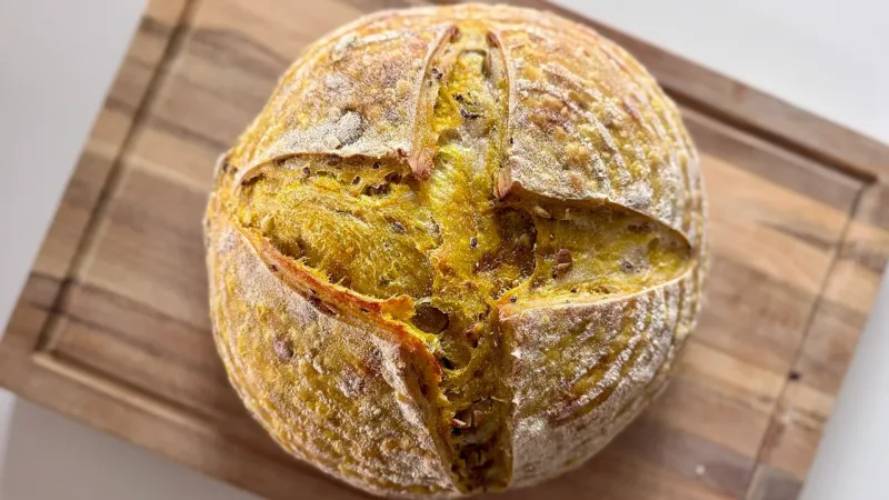 Pão de fermentação natural: por que a massa madre ganhou espaço à mesa