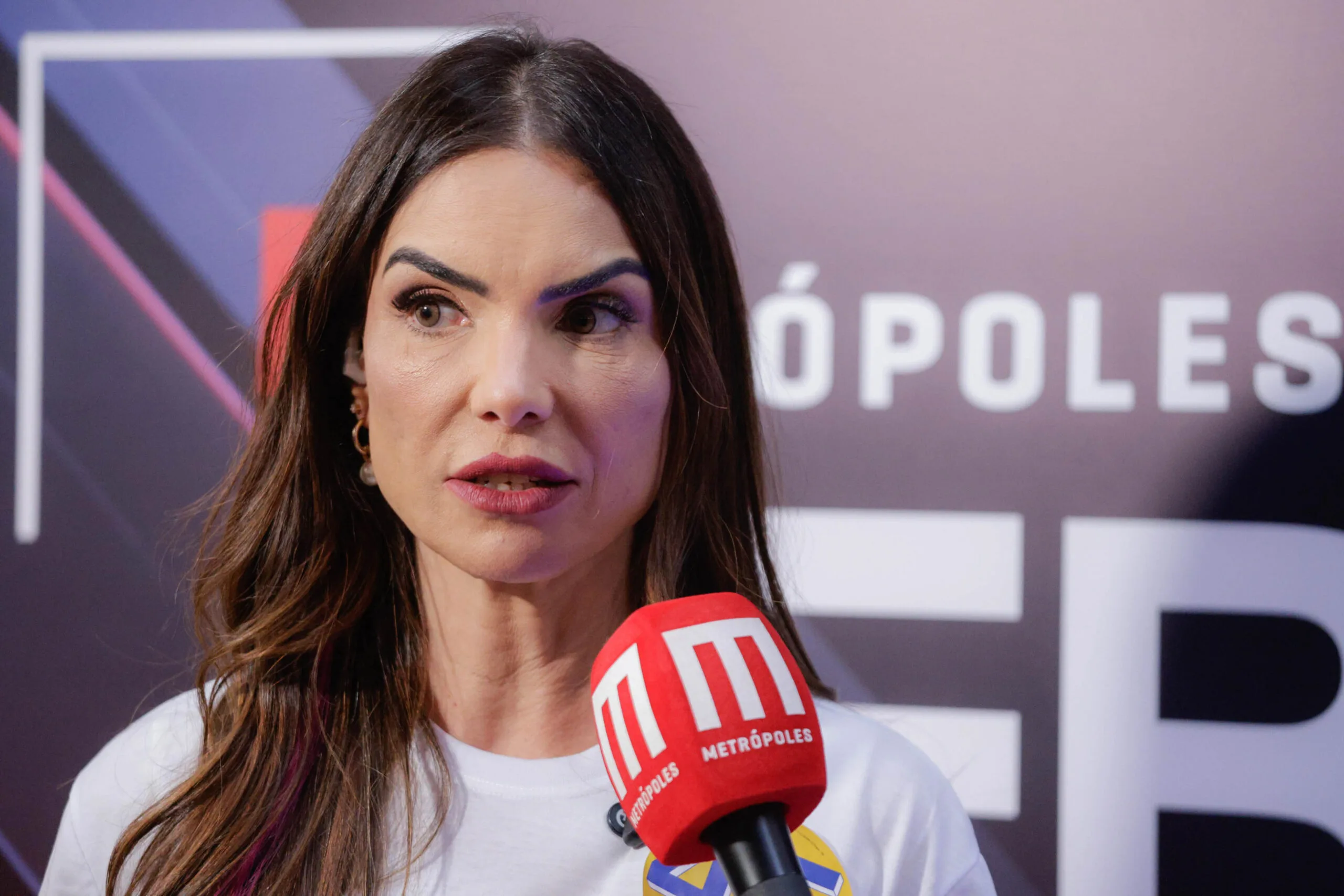 Paula Belmonte promete governo com maioria de mulheres, 40 UBSs e metrô até Águas Lindas