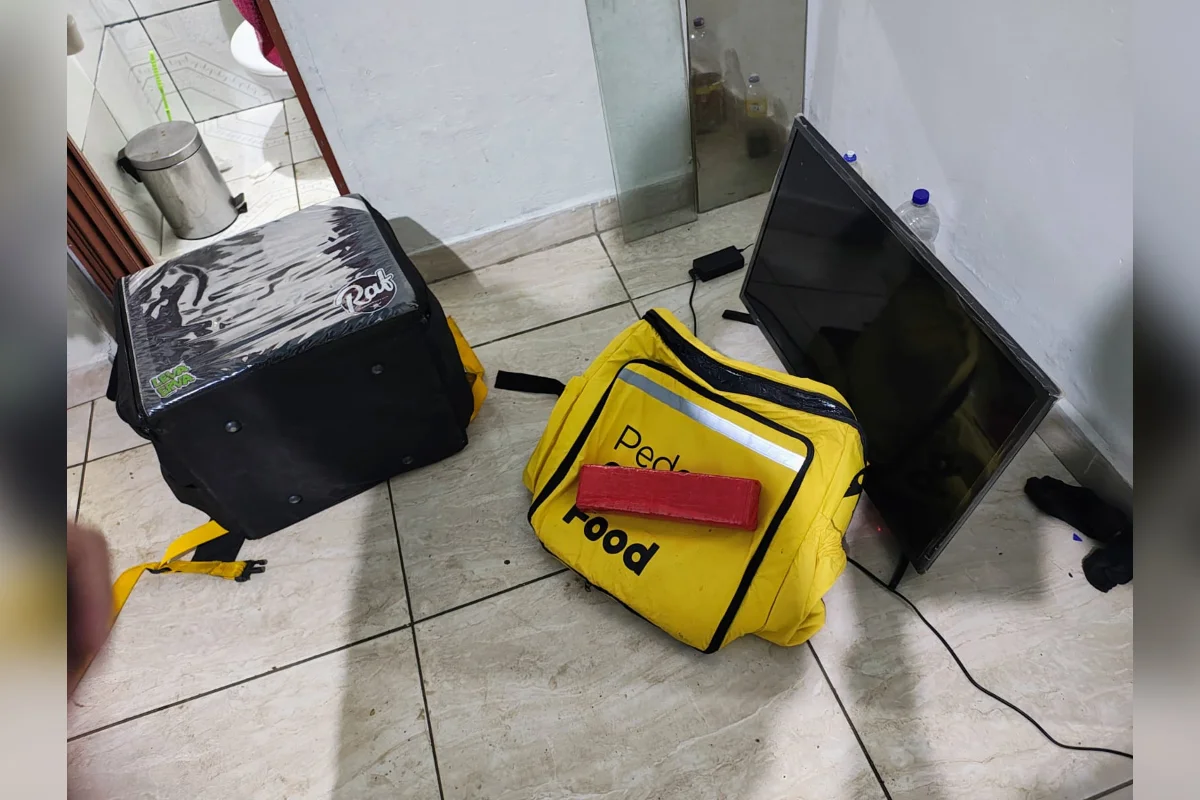 PCDF desmonta ponto de venda e armazenamento de drogas em Samambaia