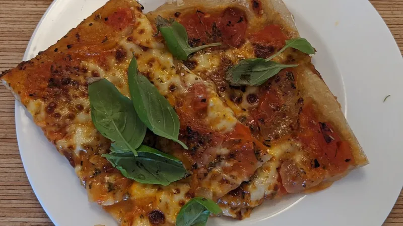 Pedacinho Pizzas completa mais de 30 anos servindo a capital na Asa Norte e no Sudoeste