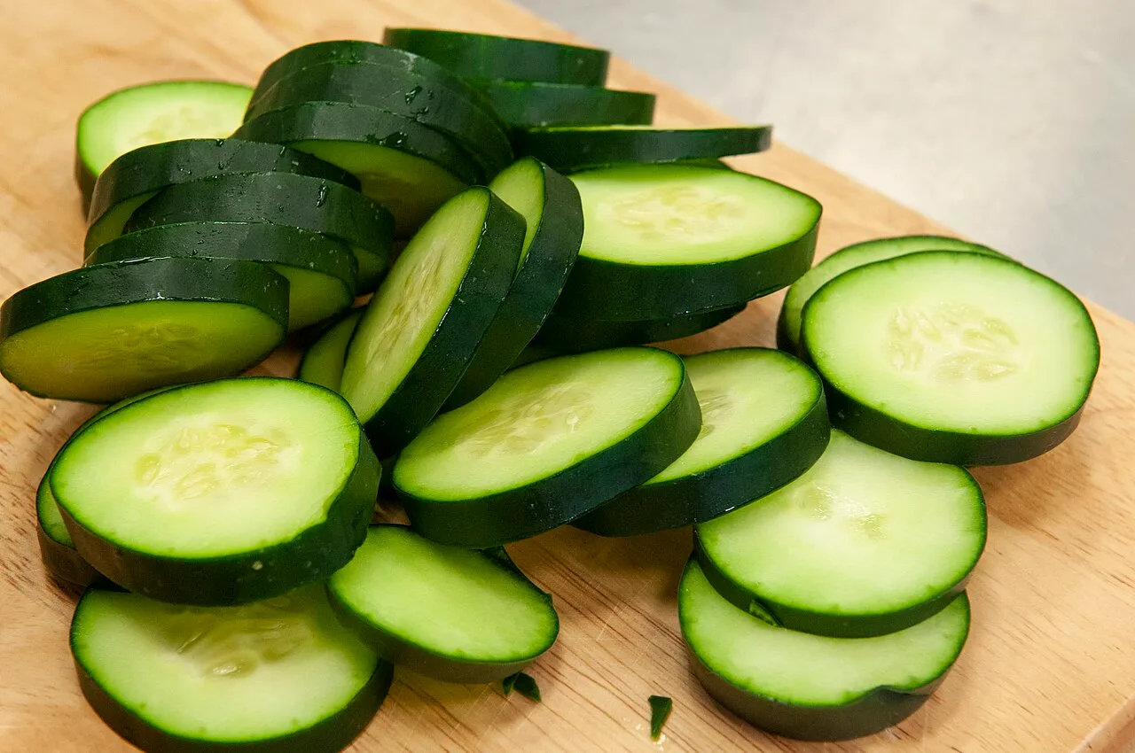 Pepino com gelatina diet: vídeo de Kéfera gera polêmica e nutricionistas alertam sobre compulsão