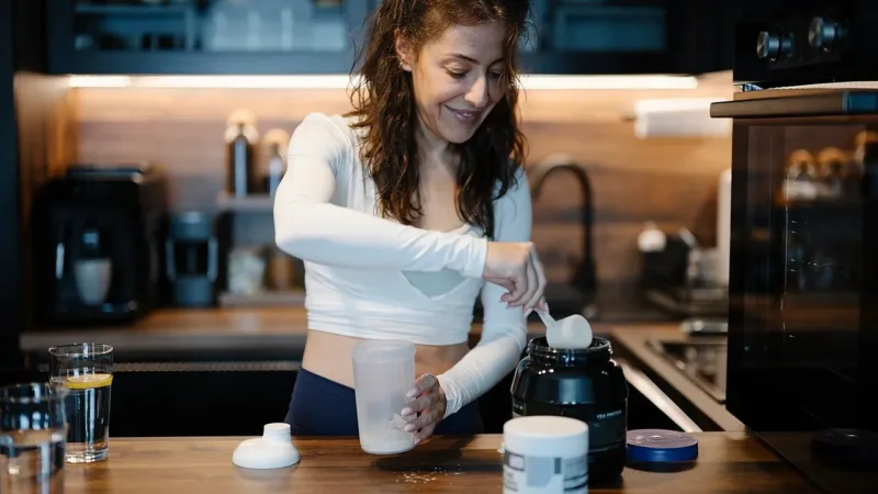 Peptídeos de colágeno e massa muscular: o que se sabe sobre o suplemento PeptStrong