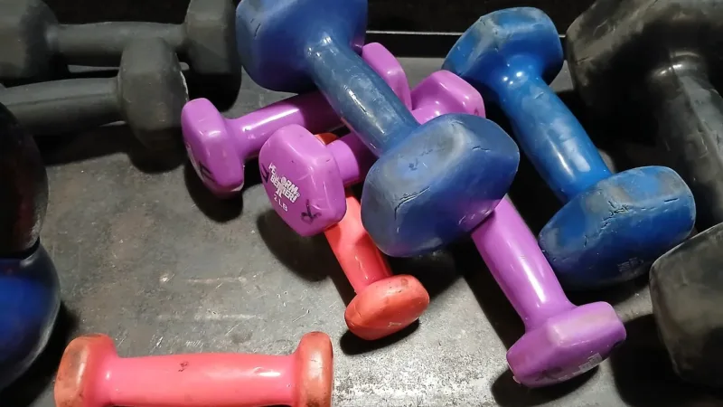 Perder gordura e manter os músculos: os cuidados que fazem diferença no emagrecimento