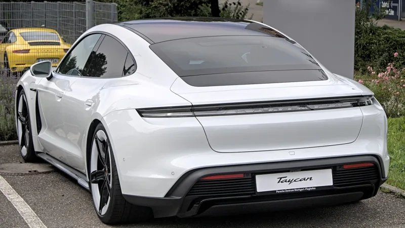 Porsche Taycan Turbo GT: 1.034 cv e 0 a 100 km/h em 2,2 segundos — em silêncio absoluto