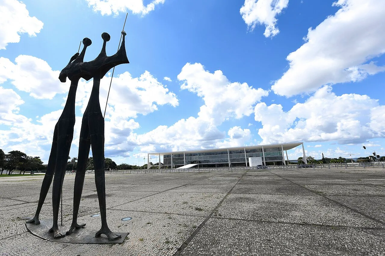 Praça dos Três Poderes: o triângulo de Lúcio Costa que reúne Planalto, Congresso e STF