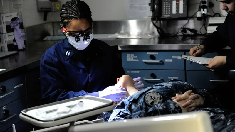 Programa Restaurando Sorrisos oferece dentista gratuito a mulheres em vulnerabilidade no DF