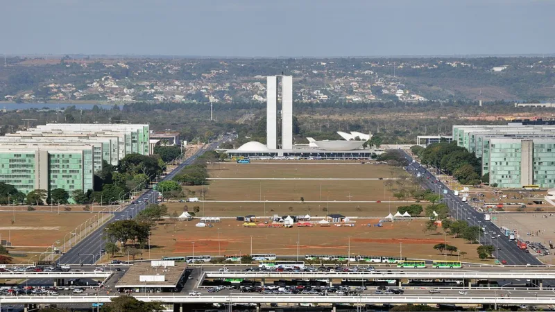 Ronaldo Fonseca defende helicóptero para a Saúde do DF e prazo de 30 dias para exames