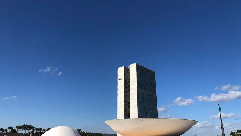 Ronaldo Fonseca desiste da disputa ao Senado pelo DF e declara apoio a Bia Kicis e Michelle