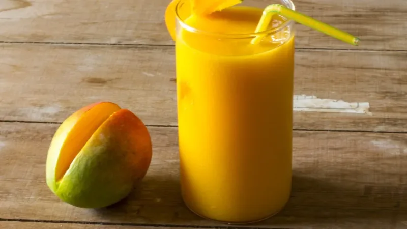 Smoothie proteico de manga e maracujá: receita pensada para a saúde da pele