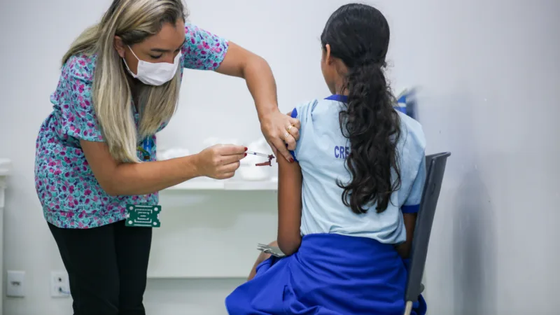 SUS oferece vacinas contra principais causadores de meningite no DF