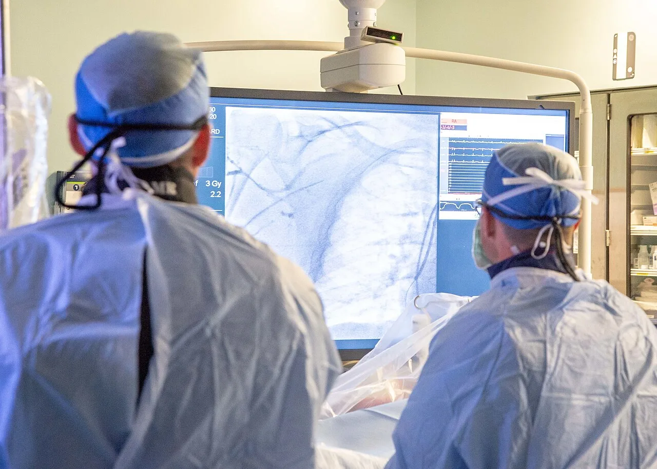 Técnica criada no SUS para tratar miocardiopatia hipertrófica é levada a hospital de Lisboa