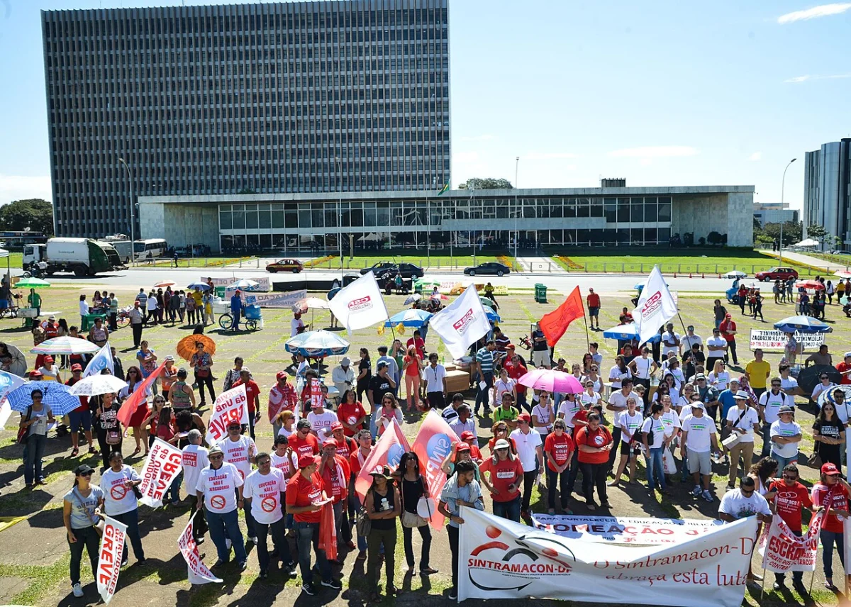 Último domingo antes do 1º turno: veja a agenda dos candidatos ao GDF (27/9)