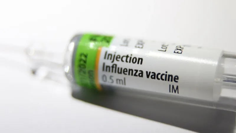 Vacina contra a gripe é oferecida em 164 UBSs do DF para todos a partir de 6 meses