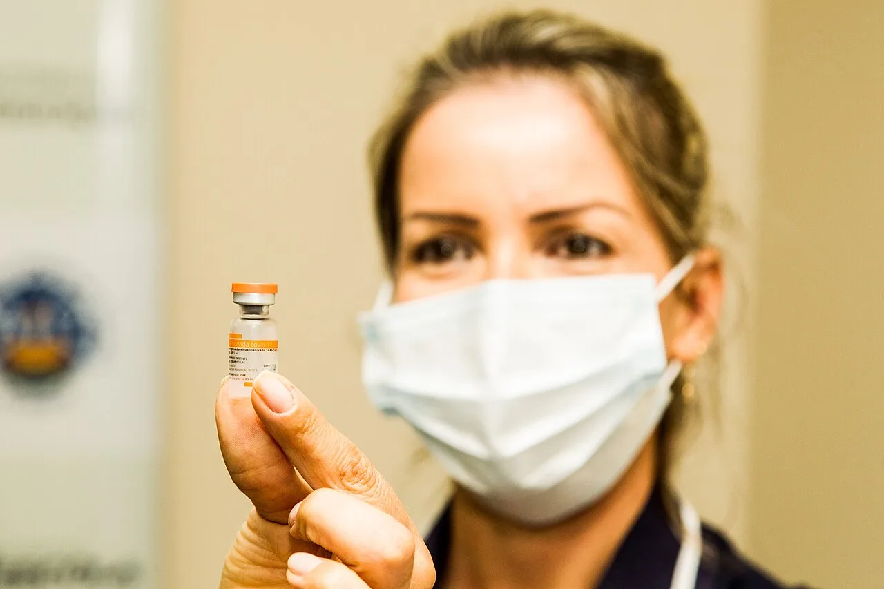 Vacinas respiratórias: como gripe, Covid-19, pneumococo e VSR se complementam