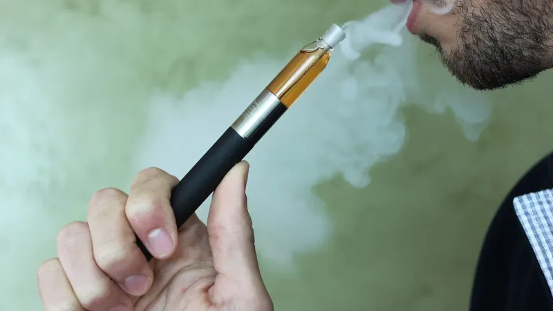 Vapes entre jovens viram foco do Dia Mundial Sem Tabaco; DF também acende alerta
