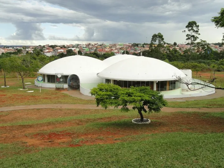 Zoológico de Brasília, criado antes da capital, tem 826 animais de 185 espécies em 139,7 hectares