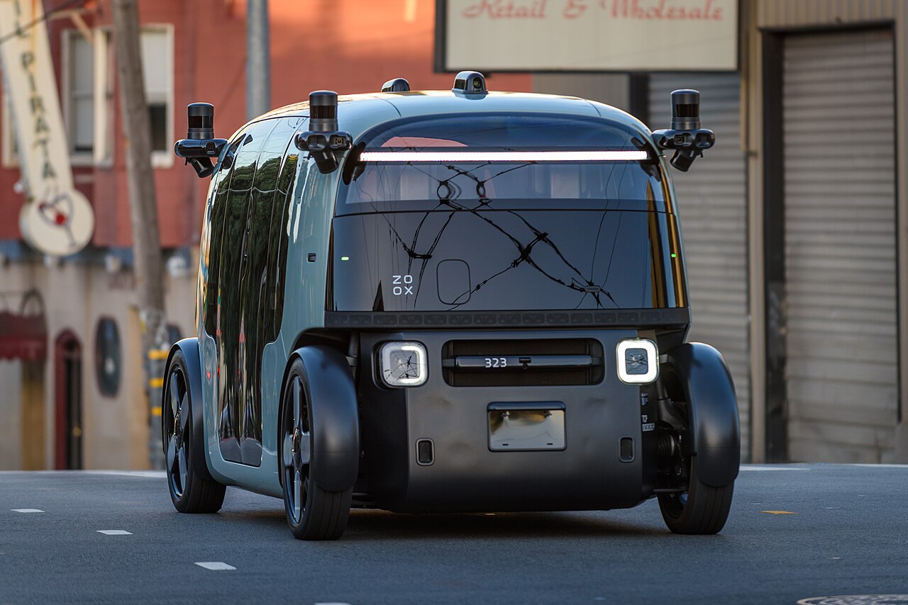 Zoox: o robotáxi em formato de cubo rodando em San Francisco