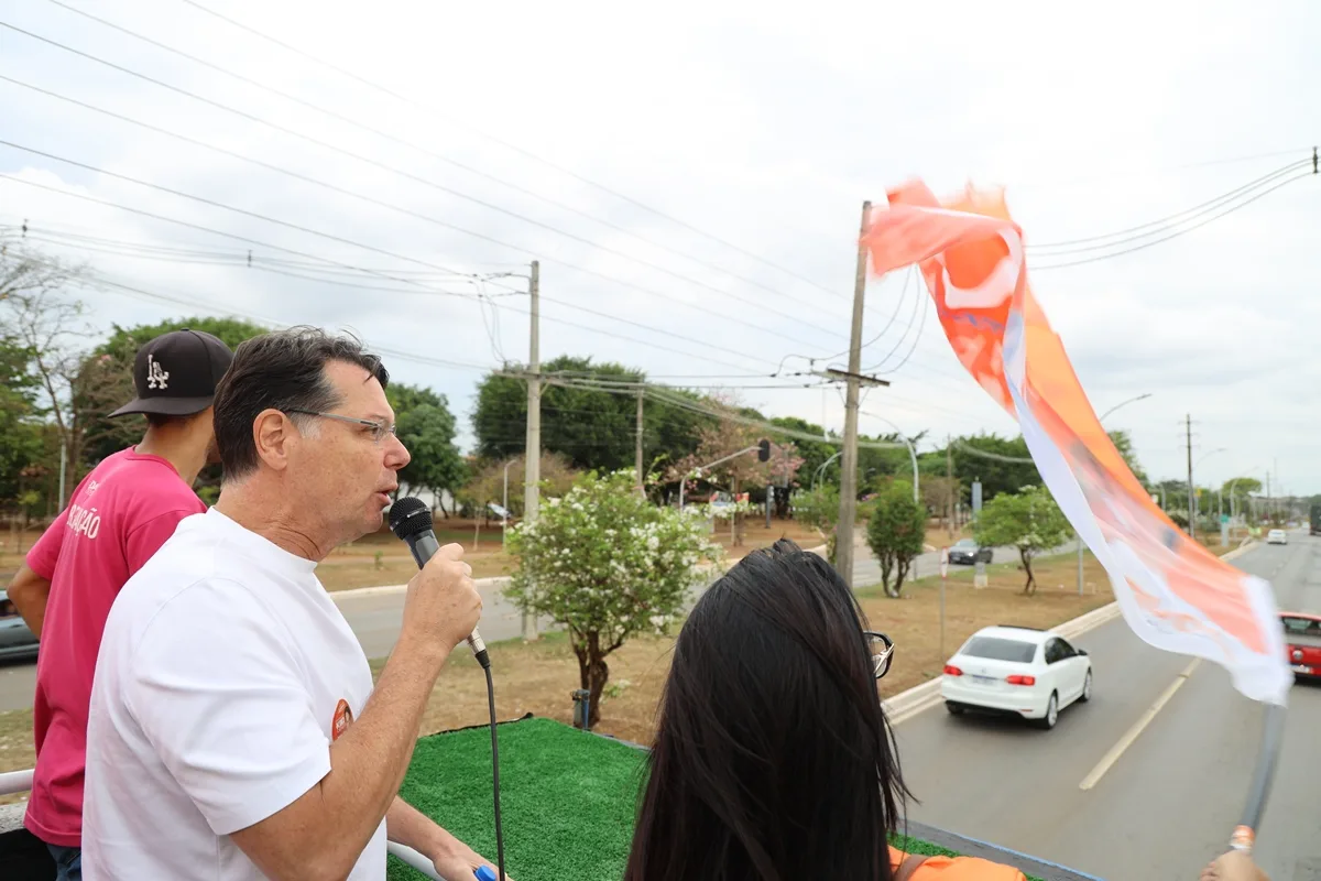 Kiko Caputo percorre quatro regiões do DF no último dia de campanha