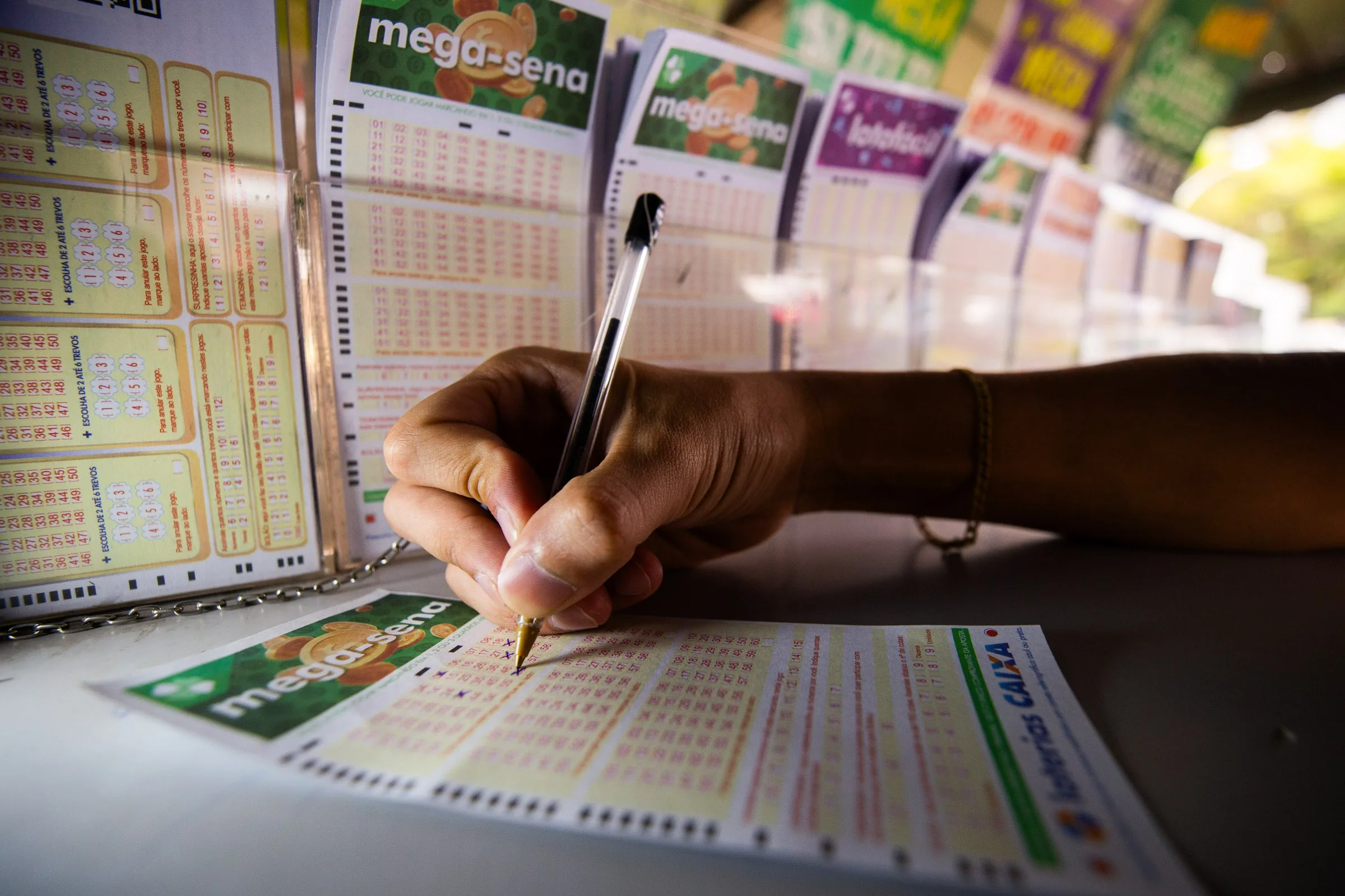 Mega-Sena 3067 acumula em R$ 100 milhões; apostas do DF e de Cristalina acertam a quina e levam R$ 33 mil cada