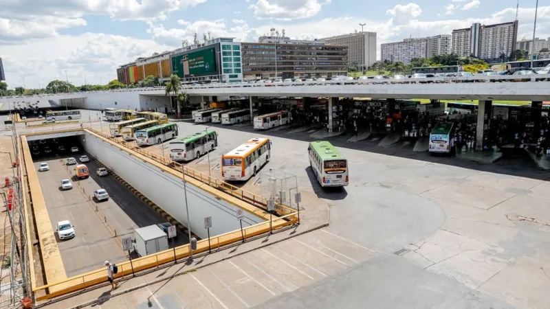 Linhas de ônibus terão reforço no domingo (11/10), sem circulação do Metrô no DF