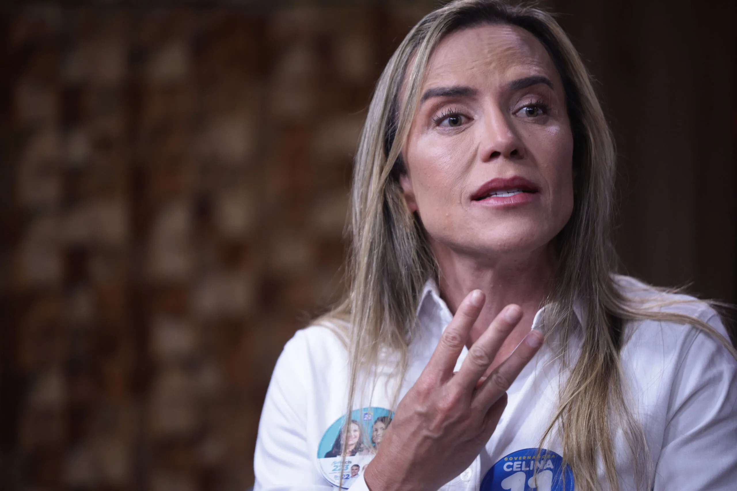 Celina promete igualar salário de profissionais do Iges-DF aos da Saúde e cita cinco hospitais em obras