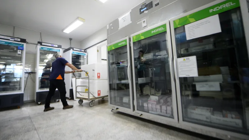 Rede de Frio Central da SES-DF completa 25 anos como referência na gestão de vacinas