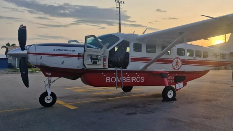 Bombeiros do DF transportam paciente com AVC de Maceió a Brasília em avião