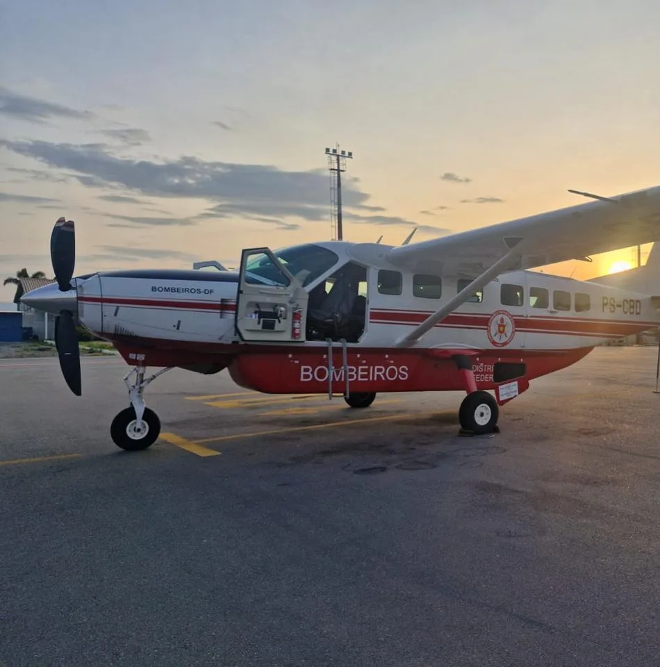 Bombeiros do DF transportam paciente com AVC de Maceió a Brasília em avião