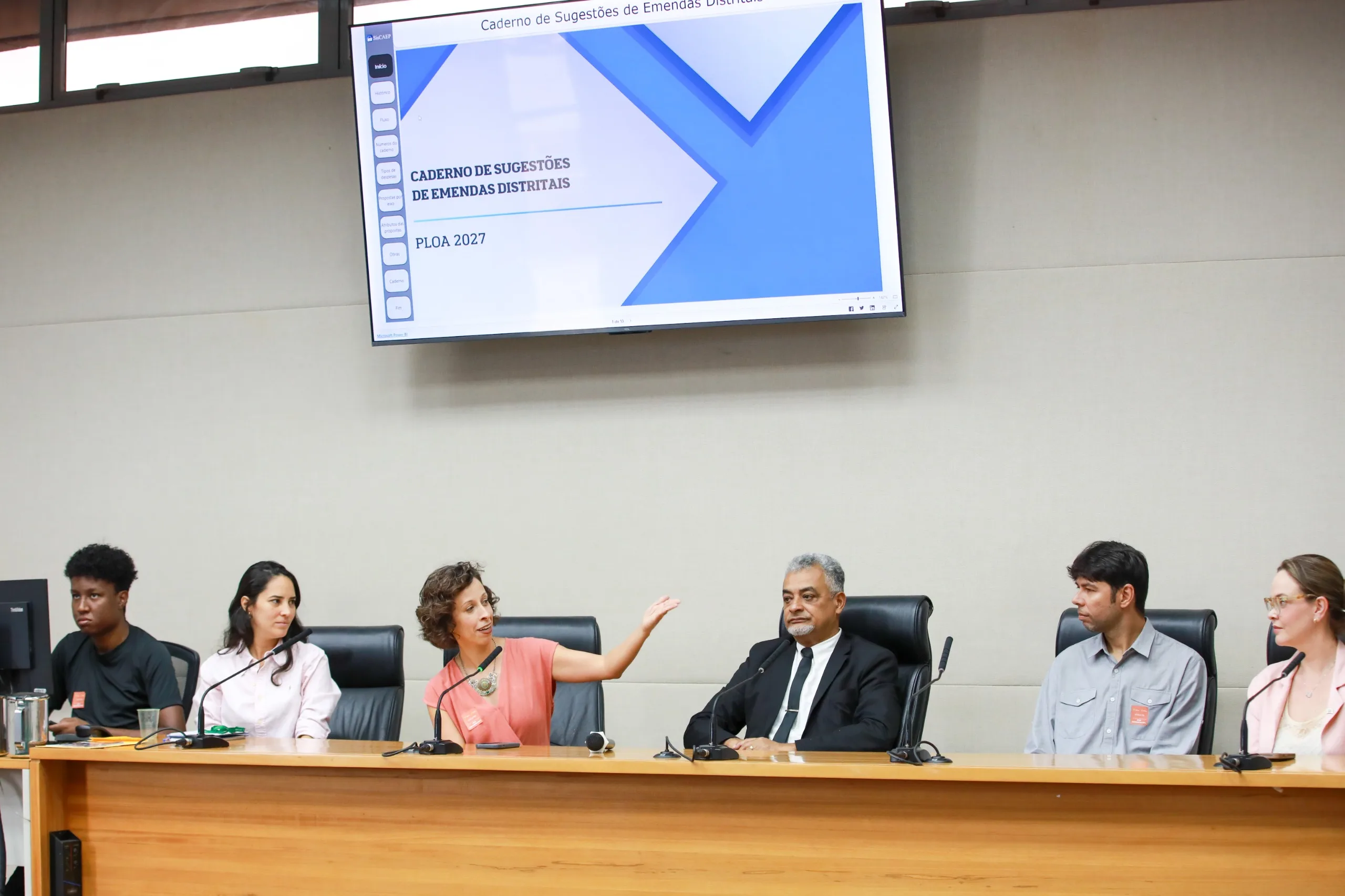 GDF apresenta à CLDF caderno com 585 sugestões de emendas para 2027