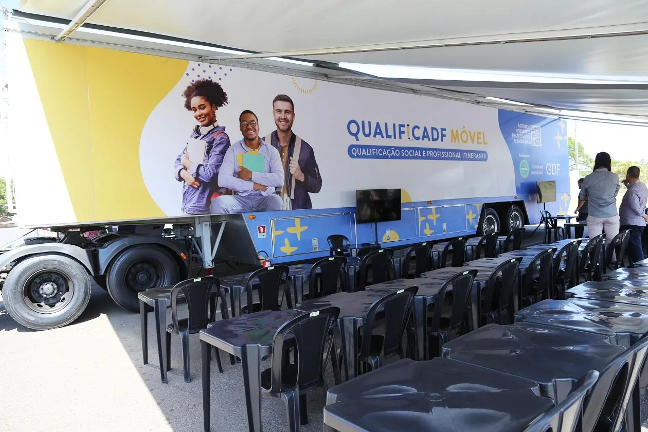 QualificaDF Móvel certificou mais de 1,6 mil pessoas em 2026 e abre inscrições para 907 vagas