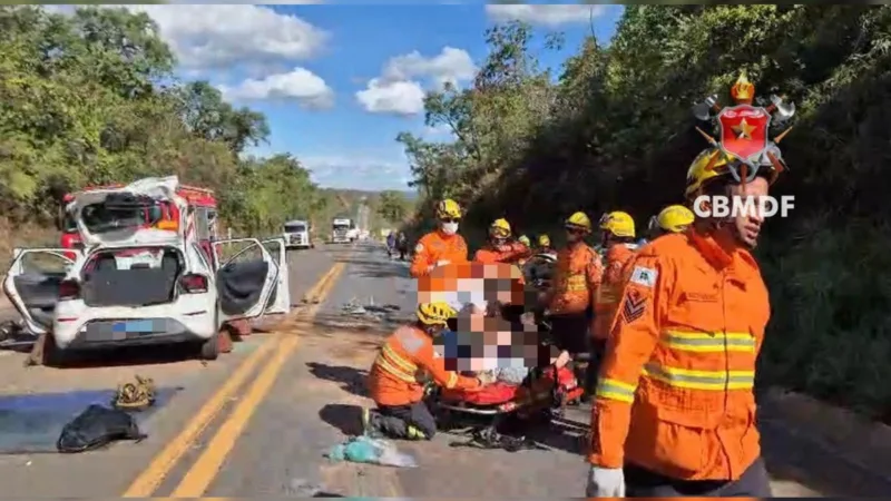 Colisão frontal na BR-251 mata uma mulher e deixa duas pessoas feridas em São Sebastião
