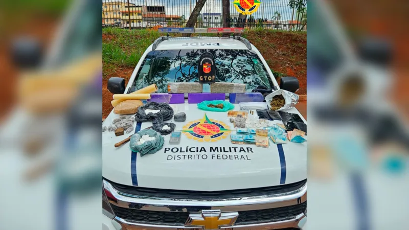 PM prende quatro, entre eles um cubano, com maconha, skunk, cocaína e munição em Samambaia