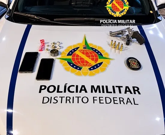 PMDF prende dois e apreende revólver calibre .357 em São Sebastião