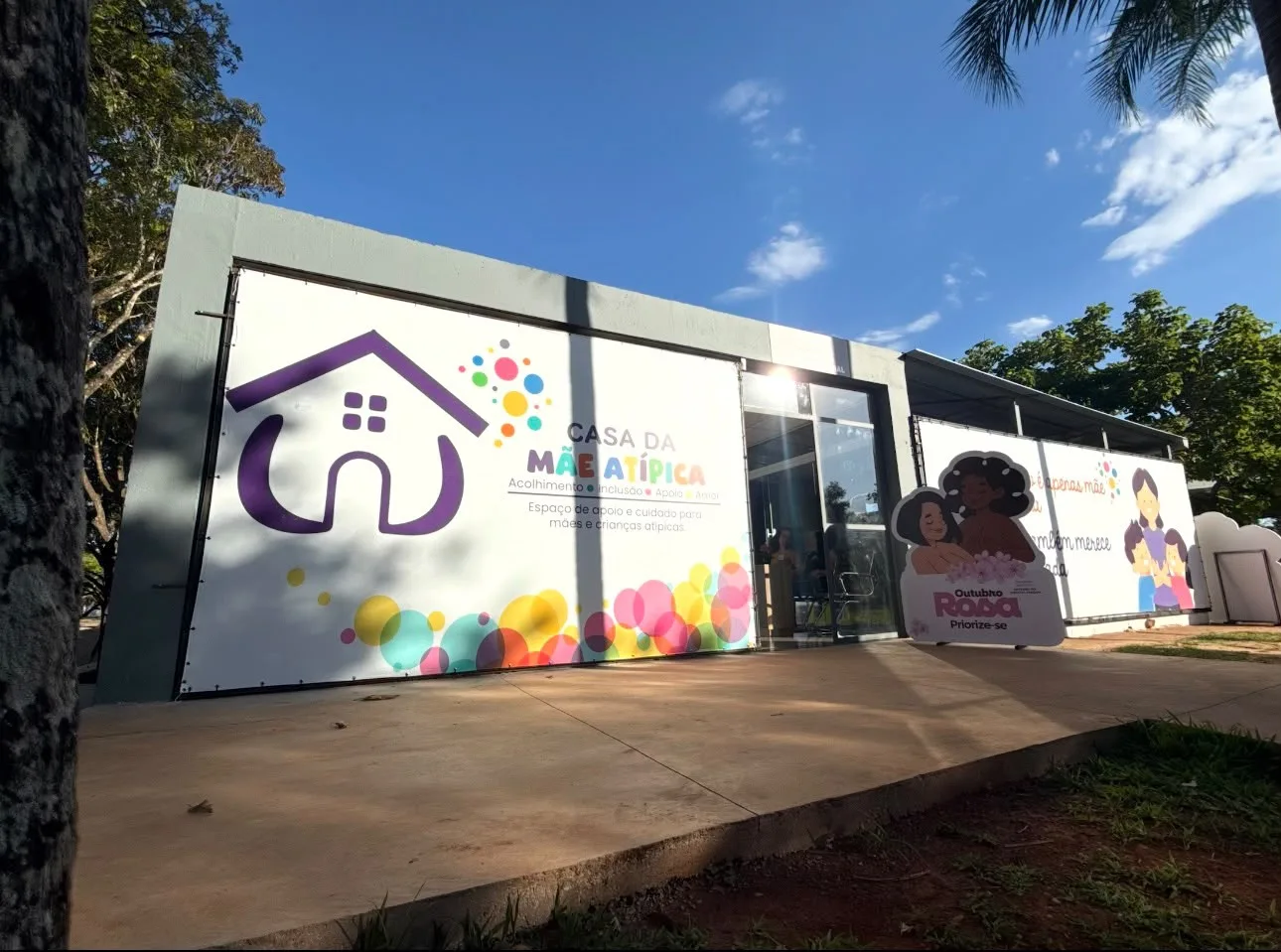 Casa da Mãe Atípica abre 60 vagas em cursos gratuitos de Alongamento de Unhas e Mundo Digital