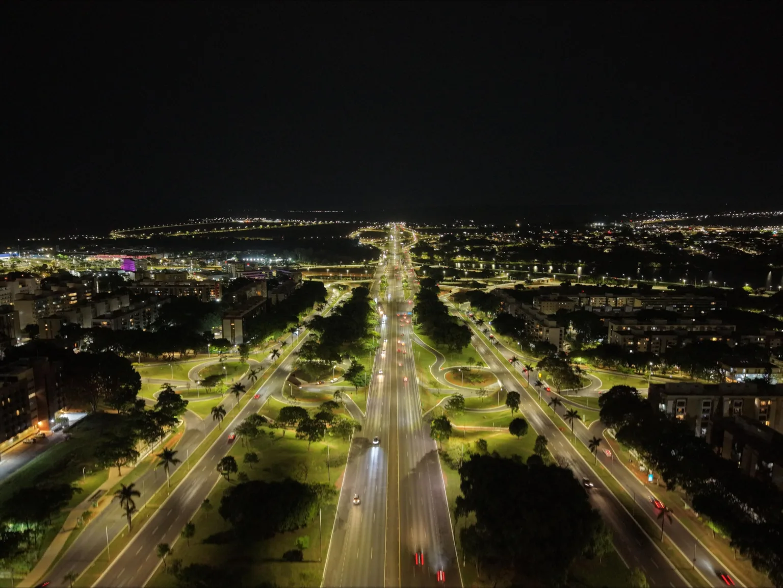 CEB IPes conclui 86 obras de iluminação pública em 21 regiões do DF