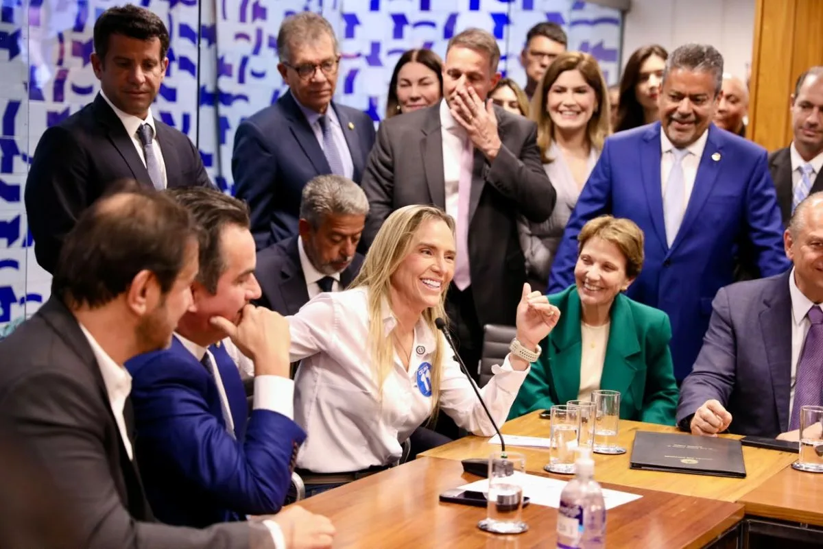 Celina Leão confirma apoio de PP e União Brasil a Flávio Bolsonaro: “Consolidar os indecisos”