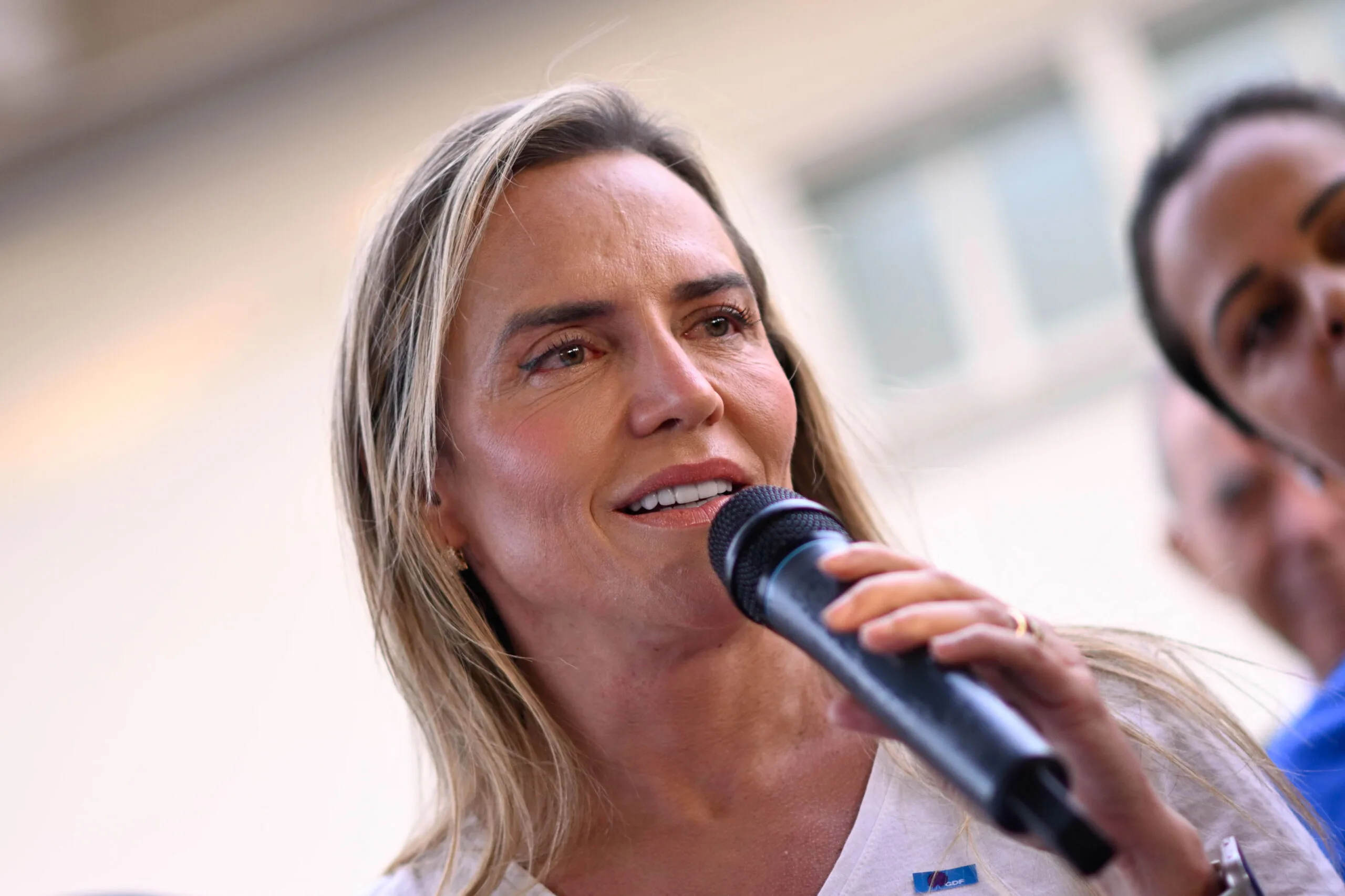 Celina promete ampliar o Vai de Graça para todos os dias e manter o Expresso da Saúde
