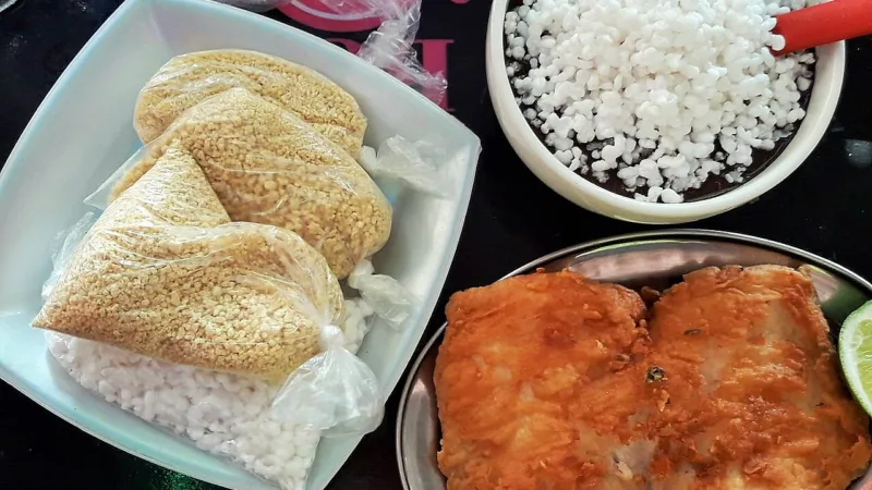 Açaí com peixe frito e farinha: como se come no Pará