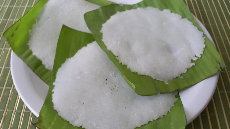 Beiju de folha: massa de tapioca assada na bananeira, no Acre