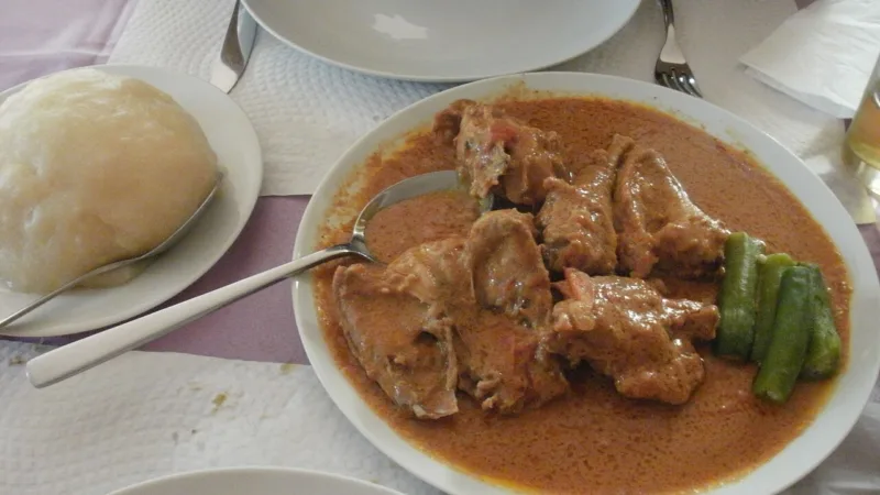 Galinha à cabidela em Pernambuco: herança do norte de Portugal