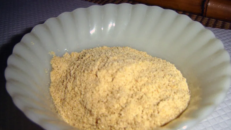 Farofa de dendê: o acompanhamento dourado da mesa baiana