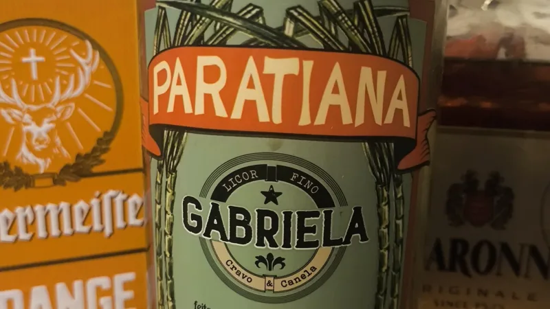 Gabriela de Paraty: a cachaça de cravo e canela da cidade histórica