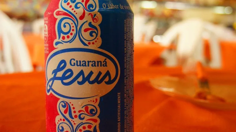Guaraná Jesus: a história do refrigerante rosa do Maranhão